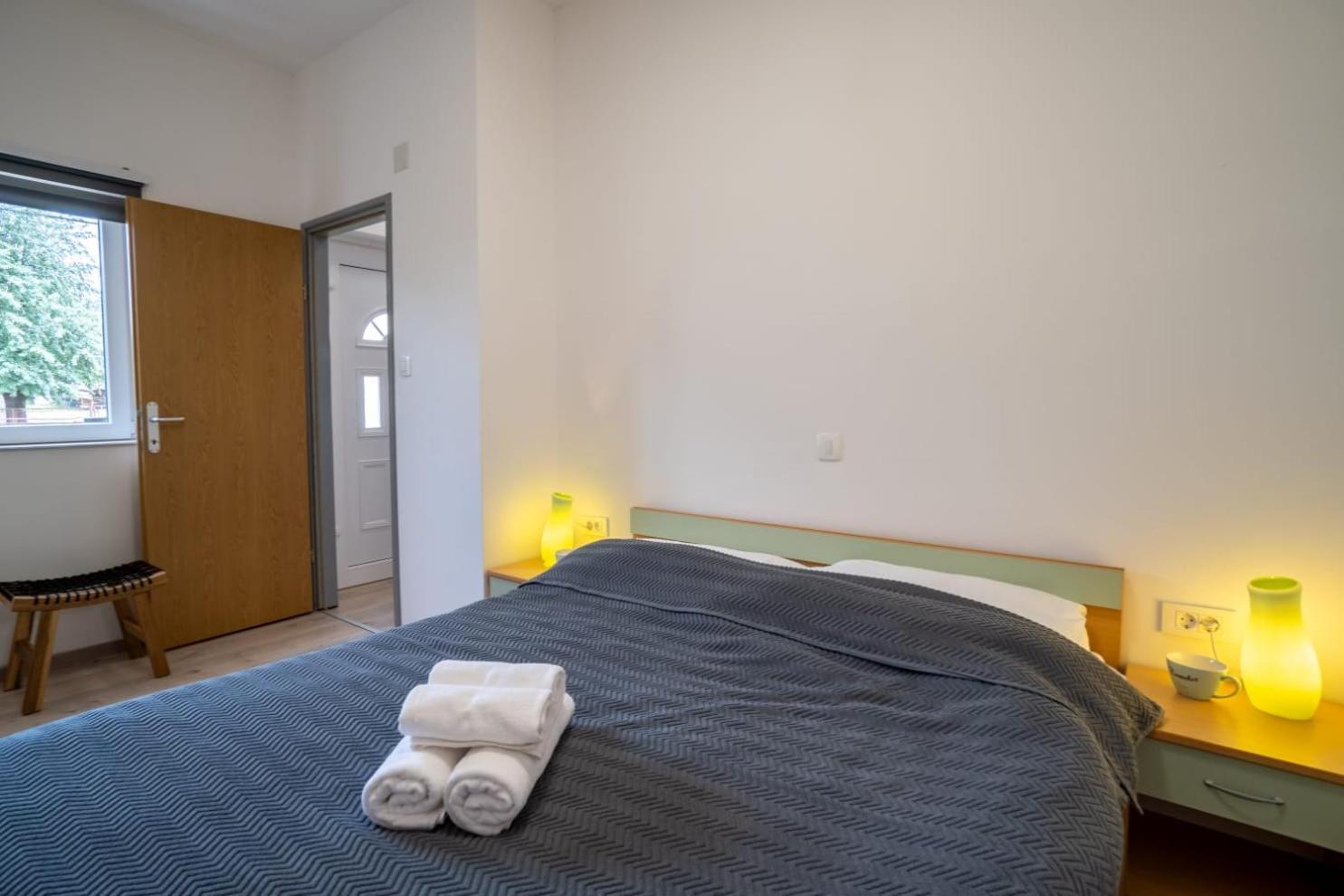 Apartman Mihovil Gospić Екстериор снимка