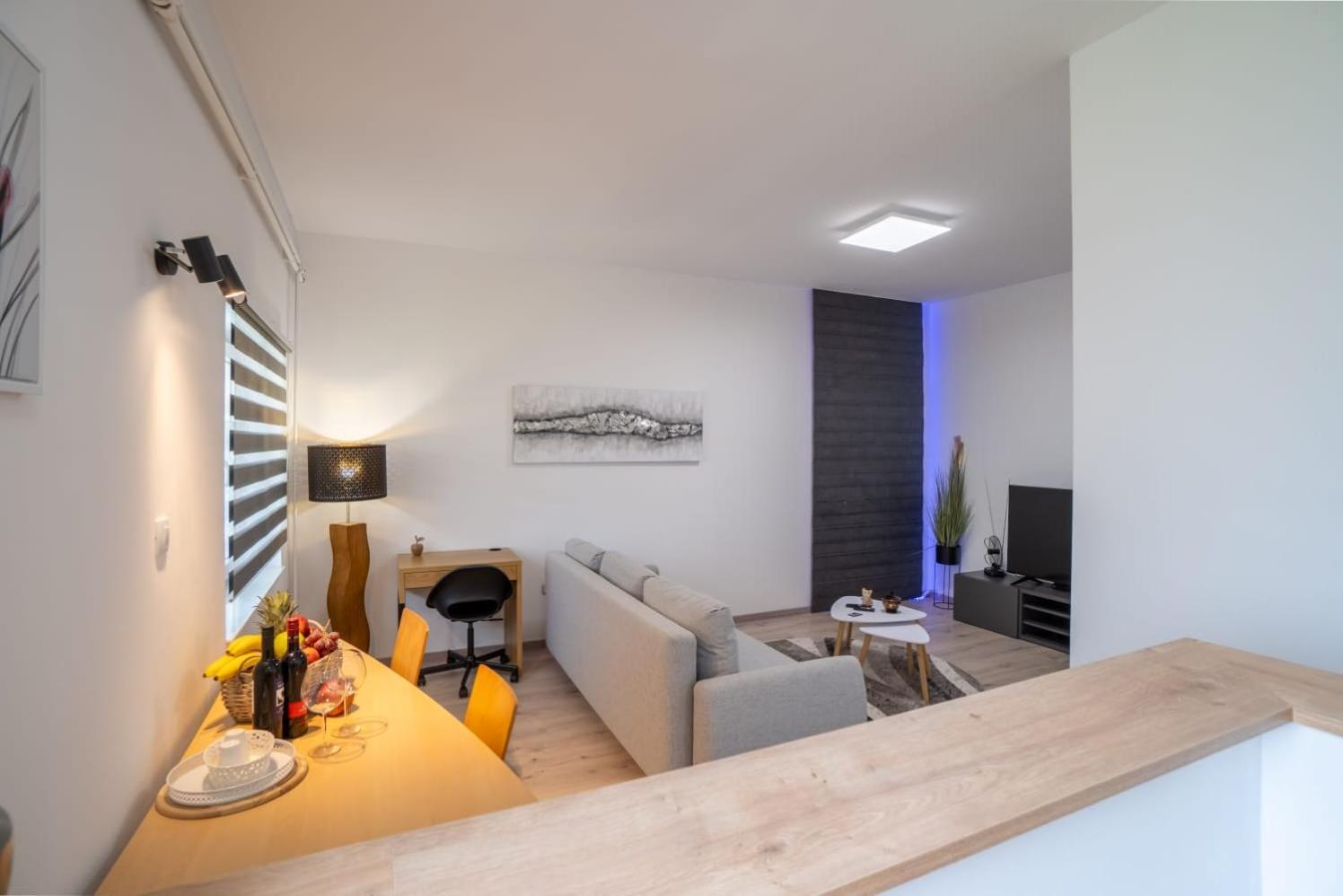 Apartman Mihovil Gospić Екстериор снимка