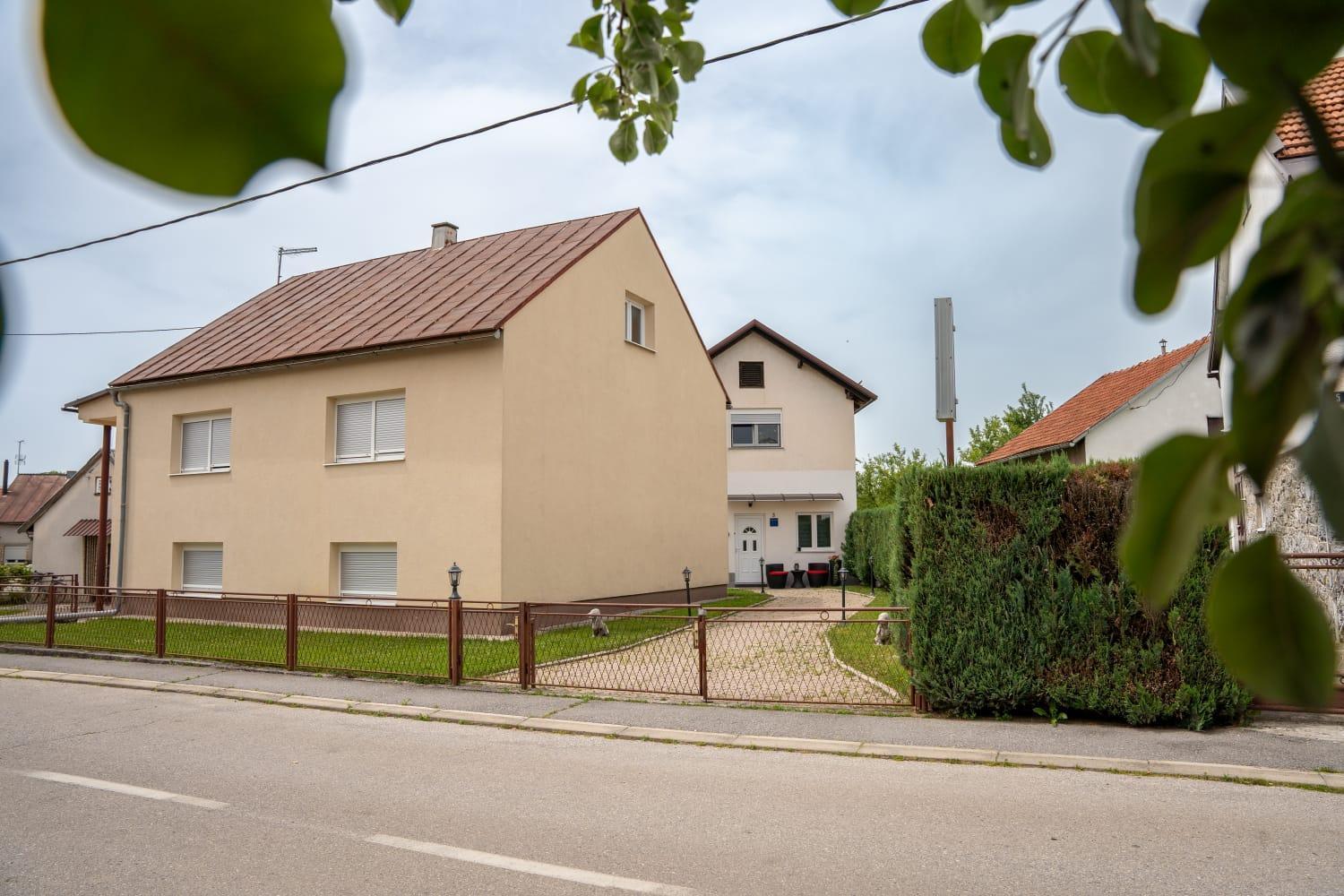 Apartman Mihovil Gospić Екстериор снимка