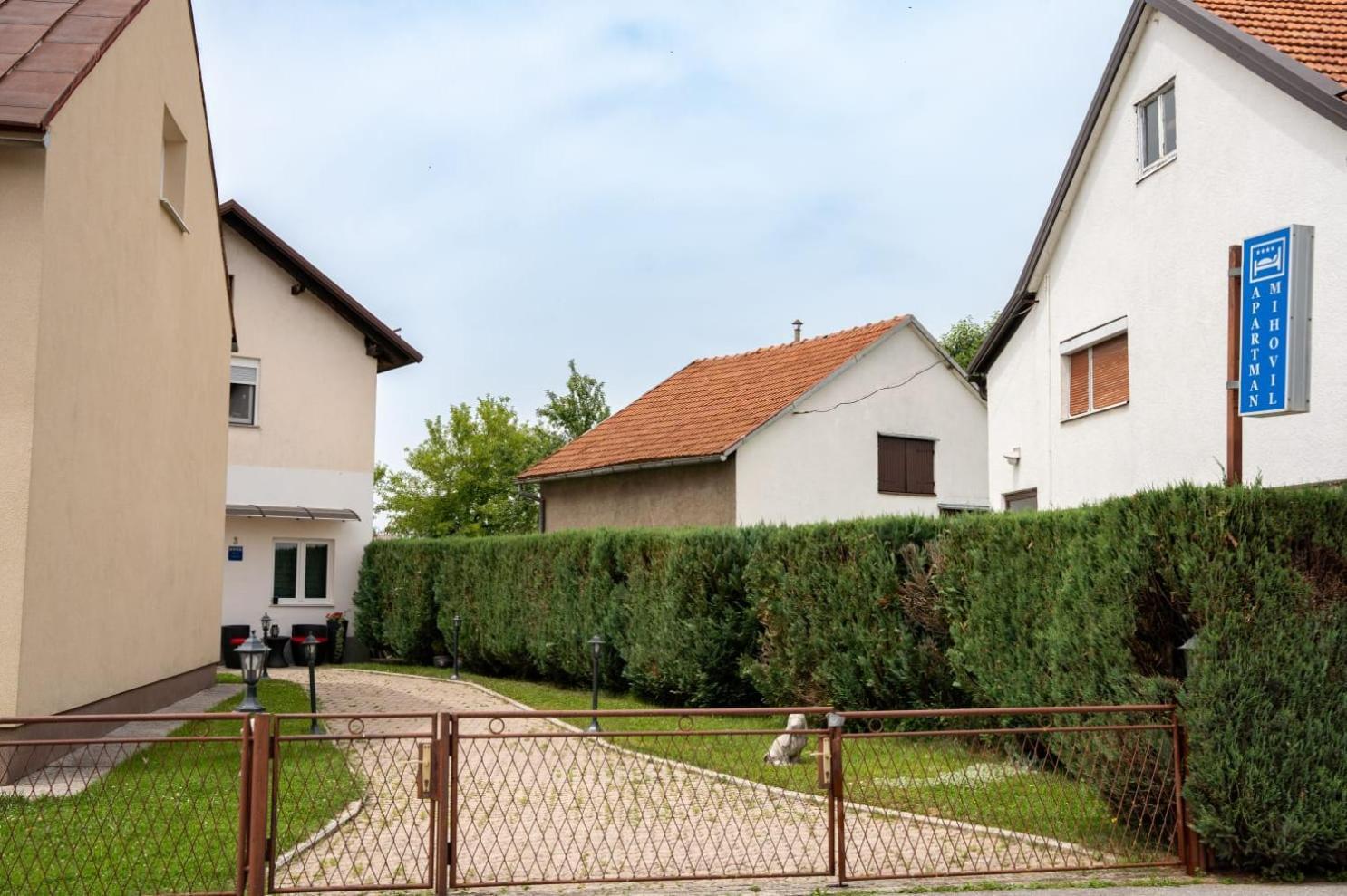 Apartman Mihovil Gospić Екстериор снимка